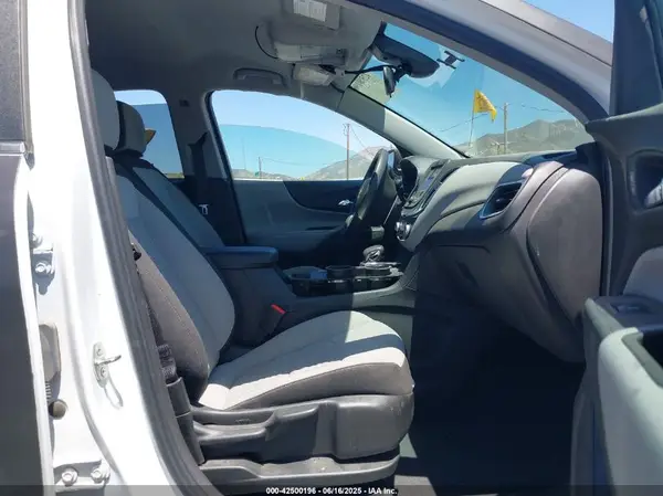 3GNAXTEV5NL244475 2022 CHEVROLET EQUINOX - Image 1