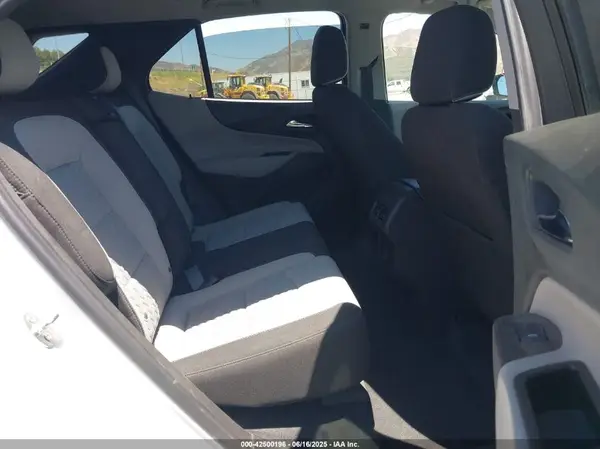 3GNAXTEV5NL244475 2022 CHEVROLET EQUINOX - Image 3