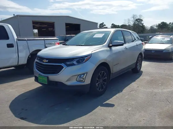 3GNAXTEV6LL330875 2020 CHEVROLET EQUINOX - Image 2