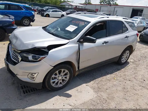 3GNAXUEU2JS561269 2018 CHEVROLET EQUINOX - Image 2