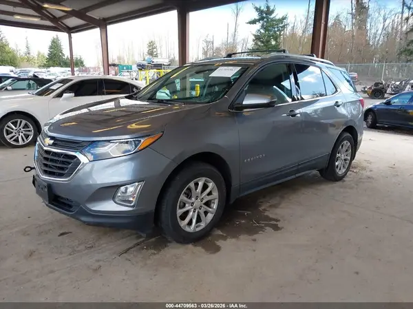 3GNAXUEU9JL330069 2018 CHEVROLET EQUINOX - Image 2