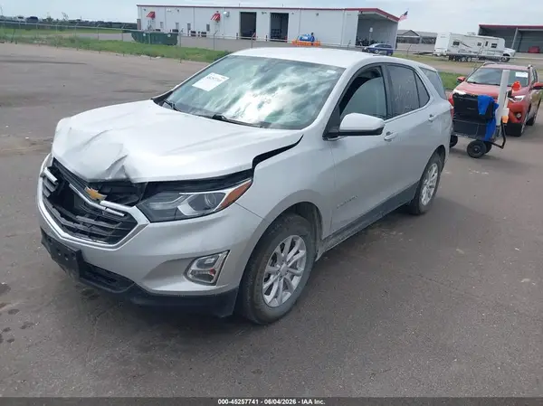 3GNAXUEV0KS670663 2019 CHEVROLET EQUINOX - Image 2