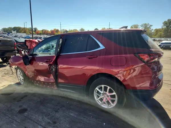 3GNAXUEV0NL214872 2022 CHEVROLET EQUINOX - Image 2