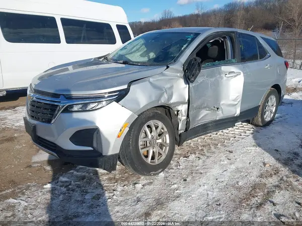3GNAXUEV0NL216184 2022 CHEVROLET EQUINOX - Image 2