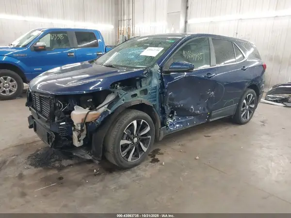 3GNAXUEV0NL233552 2022 CHEVROLET EQUINOX - Image 2