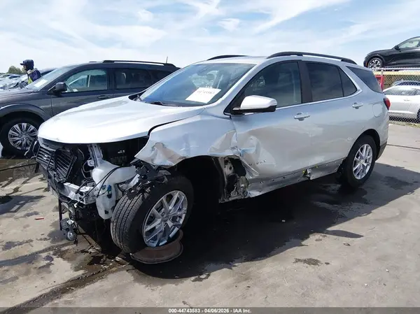 3GNAXUEV0NL242655 2022 CHEVROLET EQUINOX - Image 2