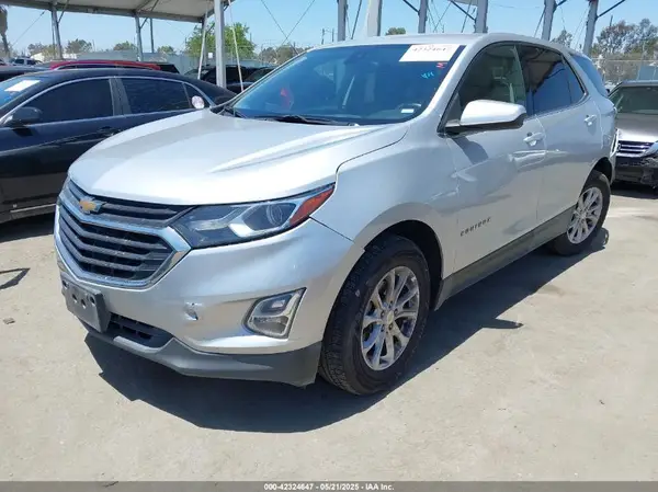 3GNAXUEV1LS577698 2020 CHEVROLET EQUINOX - Image 2