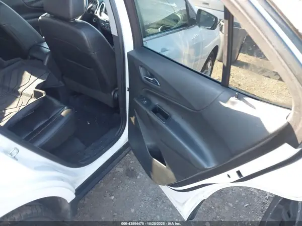 3GNAXUEV1MS177996 2021 CHEVROLET EQUINOX - Image 8