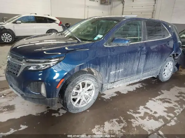3GNAXUEV1NL102243 2022 CHEVROLET EQUINOX - Image 2