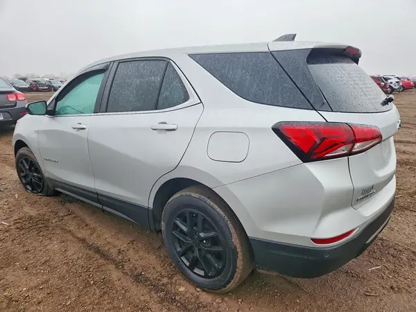 3GNAXUEV1NL127806 2022 CHEVROLET EQUINOX - Image 2
