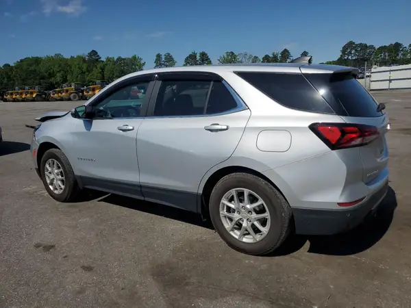3GNAXUEV1NL138823 2022 CHEVROLET EQUINOX - Image 2
