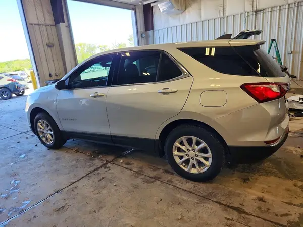 3GNAXUEV2LS569349 2020 CHEVROLET EQUINOX - Image 2