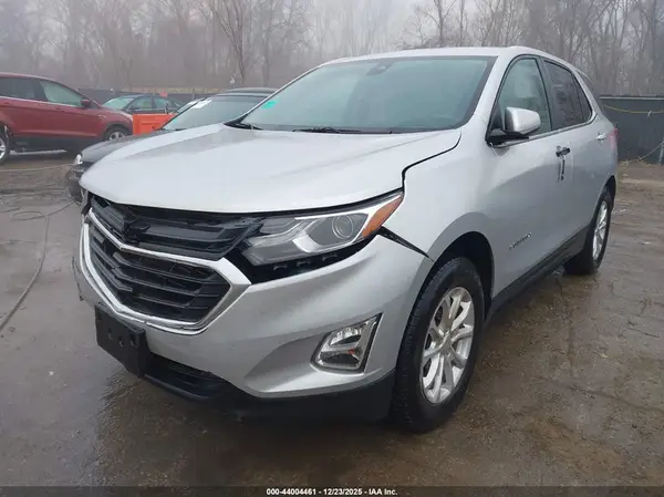 3GNAXUEV2MS117371 2021 CHEVROLET EQUINOX - Image 2