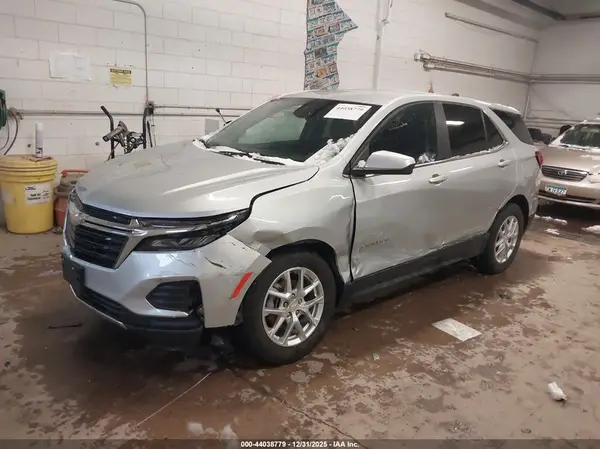 3GNAXUEV3NL146132 2022 CHEVROLET EQUINOX - Image 2