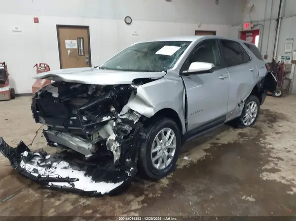 3GNAXUEV3NL180099 2022 CHEVROLET EQUINOX - Image 2