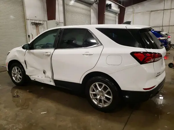 3GNAXUEV3NL180653 2022 CHEVROLET EQUINOX - Image 2