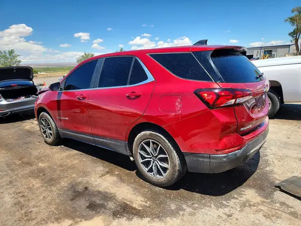 3GNAXUEV3NL226627 2022 CHEVROLET EQUINOX - Image 2