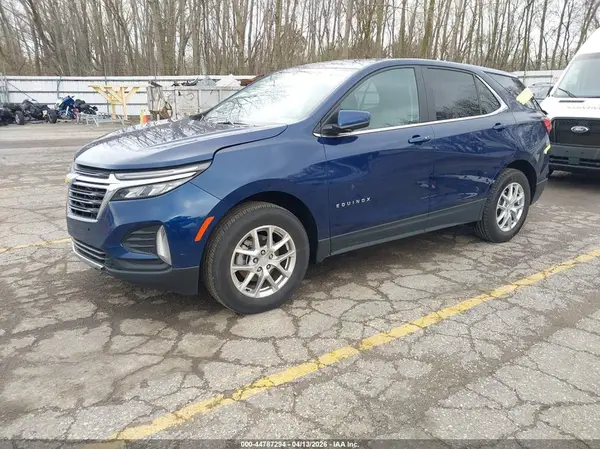 3GNAXUEV3NL240477 2022 CHEVROLET EQUINOX - Image 2