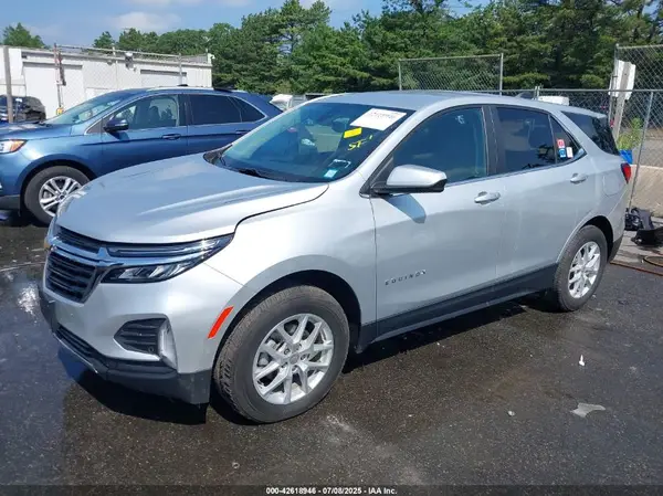 3GNAXUEV3NL252645 2022 CHEVROLET EQUINOX - Image 2