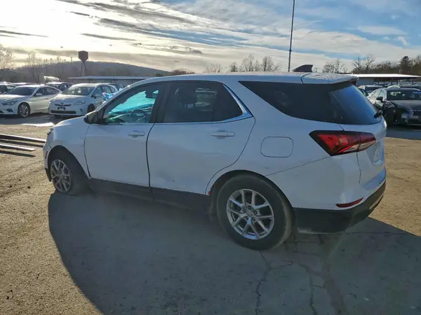 3GNAXUEV3NL258090 2022 CHEVROLET EQUINOX - Image 2