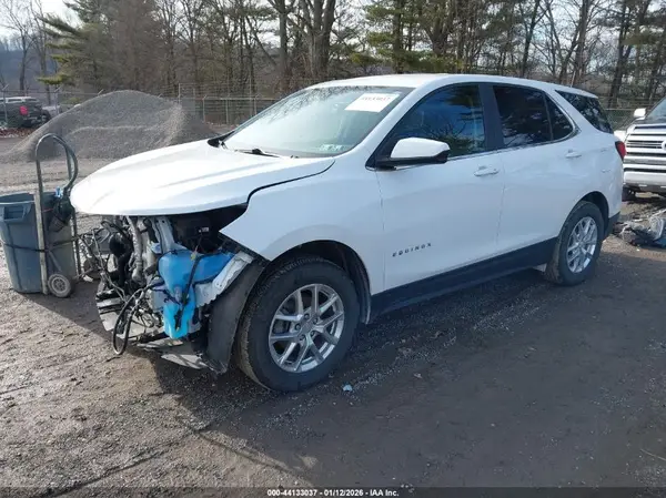 3GNAXUEV3NS218579 2022 CHEVROLET EQUINOX - Image 2