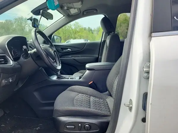 3GNAXUEV4NL122521 2022 CHEVROLET EQUINOX - Image 2
