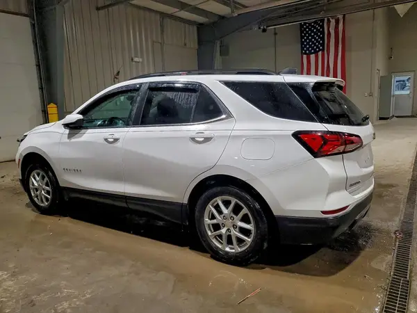 3GNAXUEV4NL242156 2022 CHEVROLET EQUINOX - Image 2