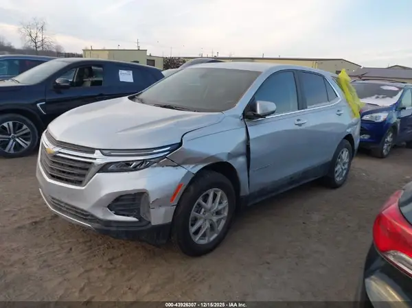 3GNAXUEV4NL257840 2022 CHEVROLET EQUINOX - Image 2