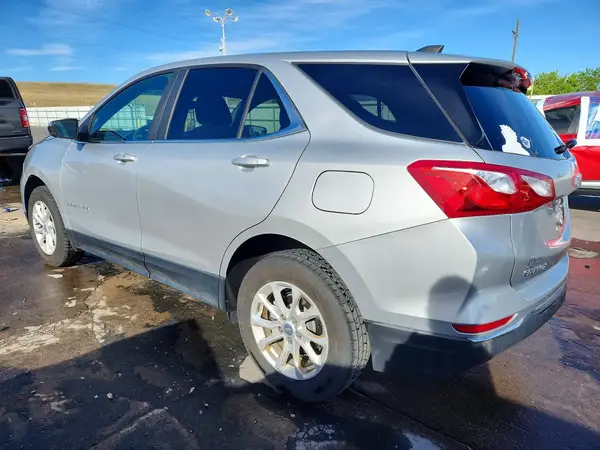 3GNAXUEV5MS133757 2021 CHEVROLET EQUINOX - Image 2