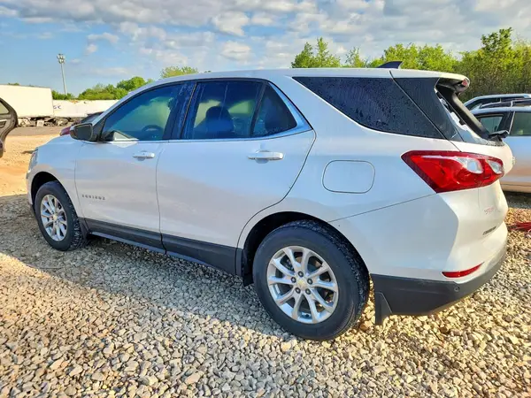 3GNAXUEV5MS136612 2021 CHEVROLET EQUINOX - Image 2