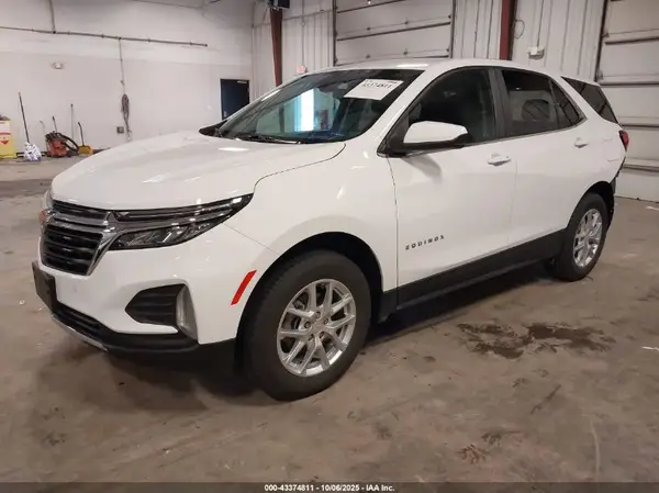3GNAXUEV5NL183392 2022 CHEVROLET EQUINOX - Image 2