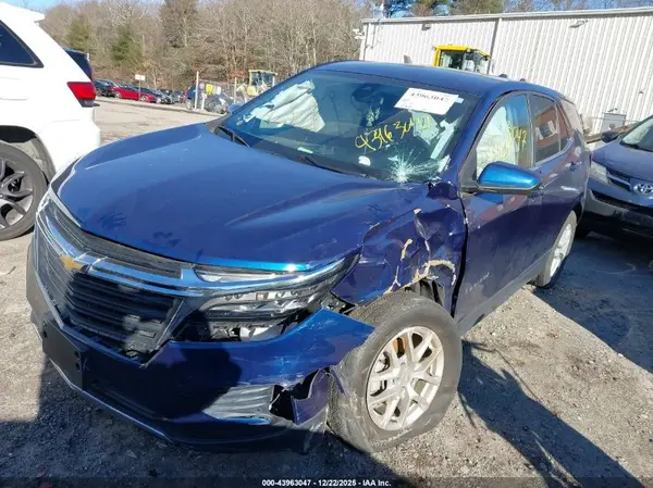 3GNAXUEV5NL218383 2022 CHEVROLET EQUINOX - Image 2