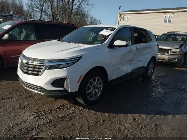3GNAXUEV5NL242456 2022 CHEVROLET EQUINOX - Image 2