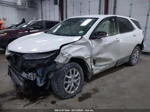 3GNAXUEV5NL312893 2022 CHEVROLET EQUINOX - Image 2