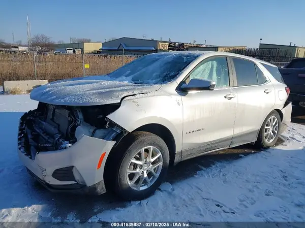 3GNAXUEV5NS105930 2022 CHEVROLET EQUINOX - Image 2