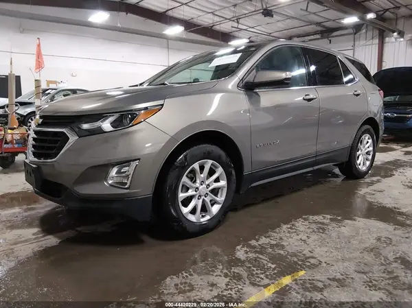 3GNAXUEV6KS584757 2019 CHEVROLET EQUINOX - Image 2