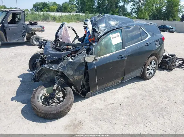 3GNAXUEV6NL303068 2022 CHEVROLET EQUINOX - Image 2