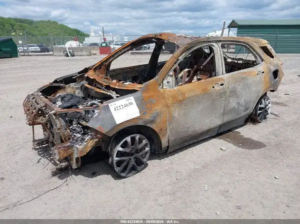 3GNAXUEV6NL311705 2022 CHEVROLET EQUINOX - Image 2