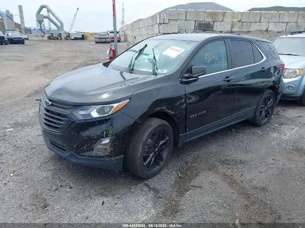 3GNAXUEV7ML352181 2021 CHEVROLET EQUINOX - Image 2