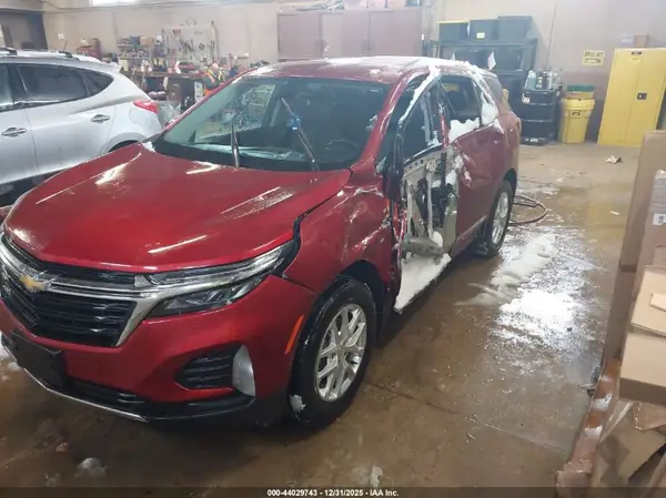3GNAXUEV7NL156081 2022 CHEVROLET EQUINOX - Image 2