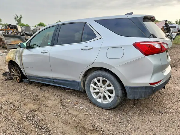 3GNAXUEV8LS627447 2020 CHEVROLET EQUINOX - Image 2