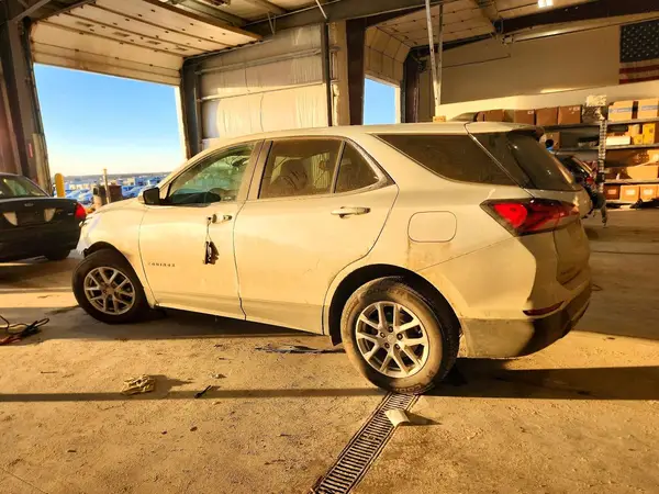 3GNAXUEV8NL153318 2022 CHEVROLET EQUINOX - Image 2
