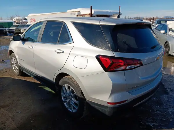 3GNAXUEV8NL176047 2022 CHEVROLET EQUINOX - Image 2
