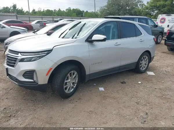 3GNAXUEV8NL242161 2022 CHEVROLET EQUINOX - Image 2