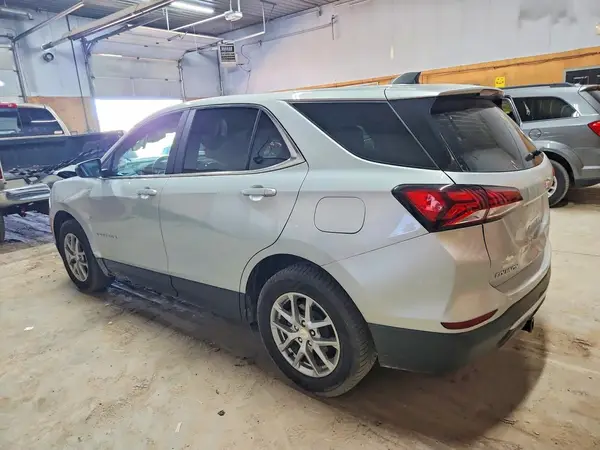 3GNAXUEV8NL252205 2022 CHEVROLET EQUINOX - Image 2