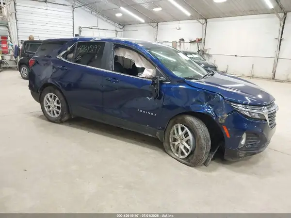 3GNAXUEV8NL302679 2022 CHEVROLET EQUINOX - Image 1