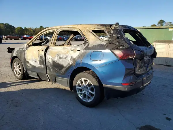 3GNAXUEV9NL172735 2022 CHEVROLET EQUINOX - Image 2