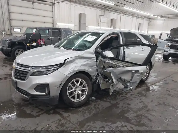 3GNAXUEV9NL187624 2022 CHEVROLET EQUINOX - Image 2
