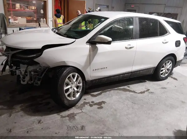 3GNAXUEV9NL259910 2022 CHEVROLET EQUINOX - Image 2