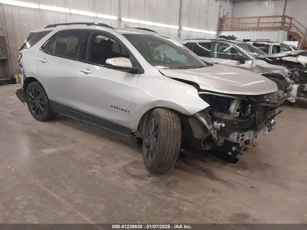 3GNAXWEV2NS121143 2022 CHEVROLET EQUINOX - Image 1